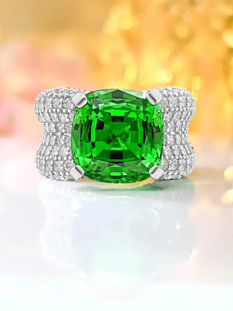 Cluster Anneaux Tsavorite Green Luxury 925 Silver Silver Cushion Shape Premium Ring Prime avec diamants à haute teneur en carbone pour polyvalence