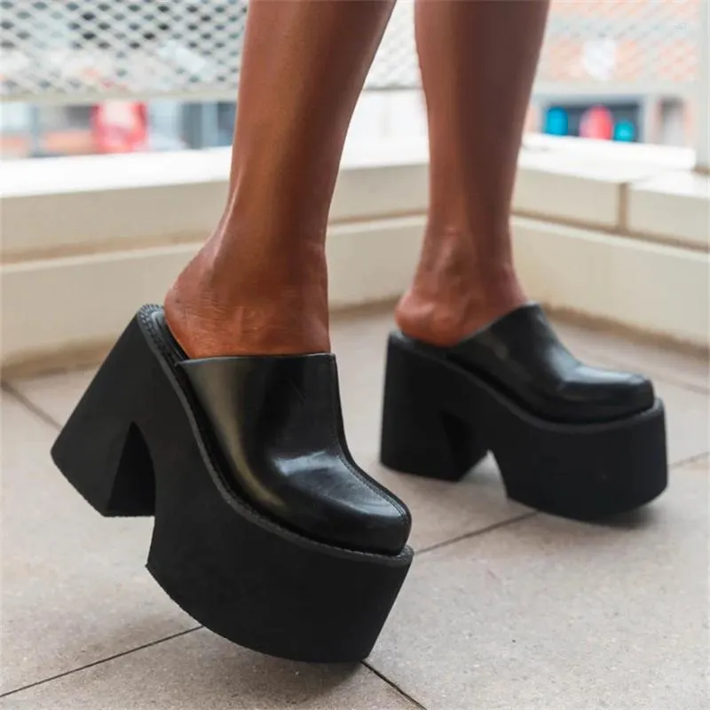 Hausschuhe Sandalen Sommer 2024 Frauen Baotou Plattform Trend High Heels Ladies Schuhe Pumpen schwarze weiche Lederdicke Slides Mujer