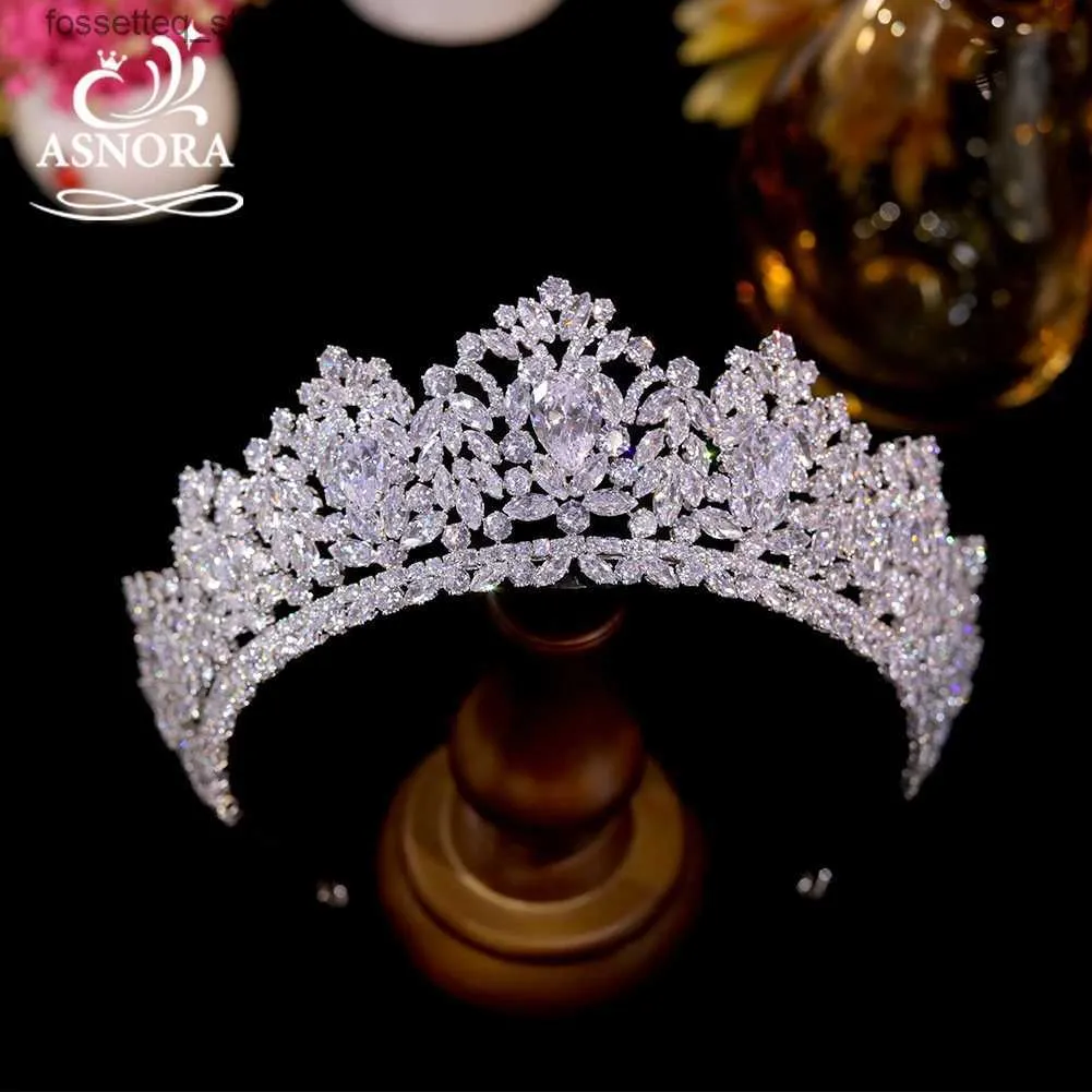 Bijoux de cheveux de mariage Asnora Tiara Bridal Large Crystal Cumbic Zirconia Couronne argentée Diadem Accessoires de cheveux de mariage Headpices Bijoux L46