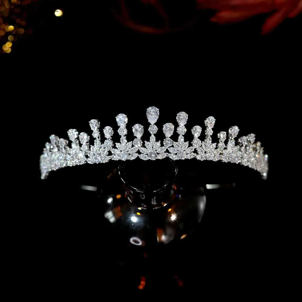 مجوهرات شعر الزفاف البسيطة تاج الزفاف ملحقات شعر الزفاف المجوهرات أزياء CZ Tiaras Crystal Crystal Beadbledfree Shipping for Birtay Party Gifts L46