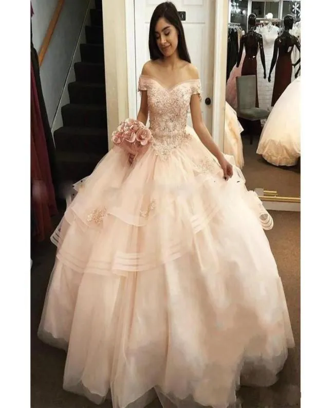 2020 Nuovo arrivo Princess Quinceanera Abiti abiti da ballo da appliques in pizzo spalla Tierd Sweet 16 Abito Formale Sera formale P8749289