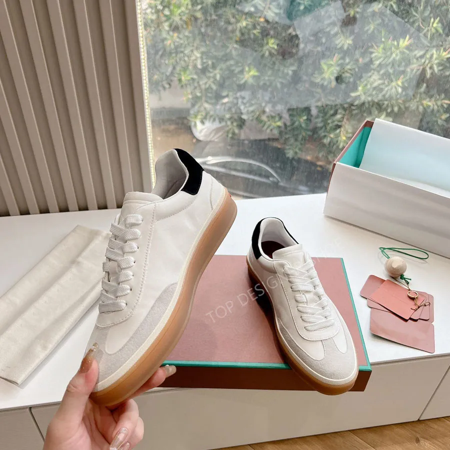 新品未使用✨ケイミー　ベージュヴィーガンレザー　ほわほわフラッツ　22.5 GoldenBear やわらかいシュリンクレザー 長財布 本牛革