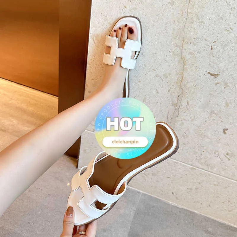 Tasarımcı Terlik Yaz Modelinde Kadınlar İçin Düz Dipli Terlik Küçük Kokulu Stil Giyen Tek Çizgi Sandalet 2024 Yeni H Şeklinde Plaj Ayakkabıları Büyük Boyut 3i90