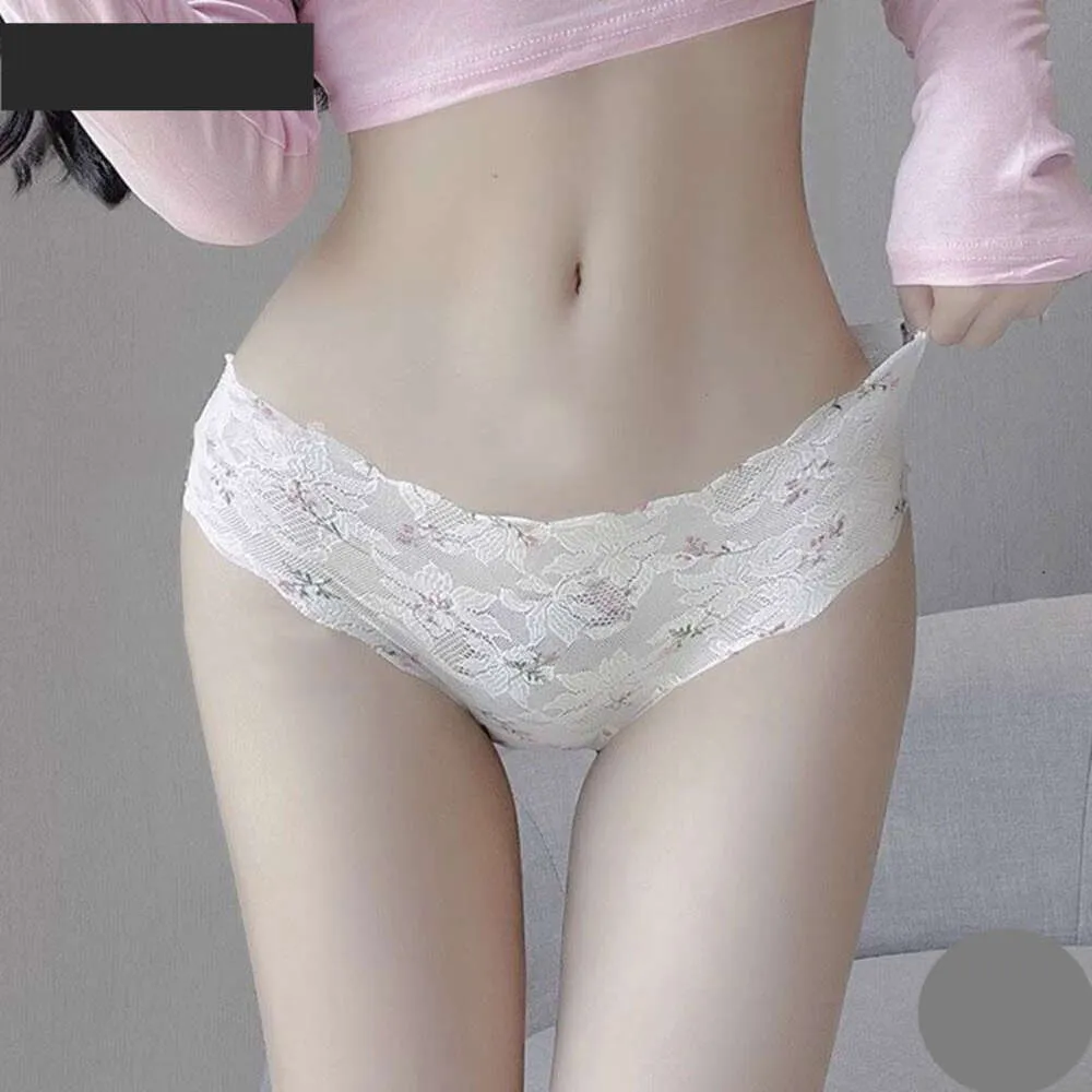 Pure Desire Floral Lace Women's Underwear Small Fresh Low Waisted Breathable Sweet Wrap Buttocks Triangle Top