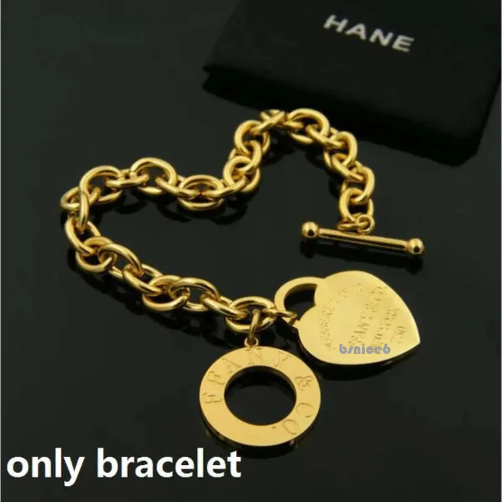 Collier Tiffancy 3 couleurs Collier coeur Bracelet Birthday Christmas Gift Love Collier / Bracelet Mariage Déclaration Bijoux Coeur Colliers Pendant Bangle 7199