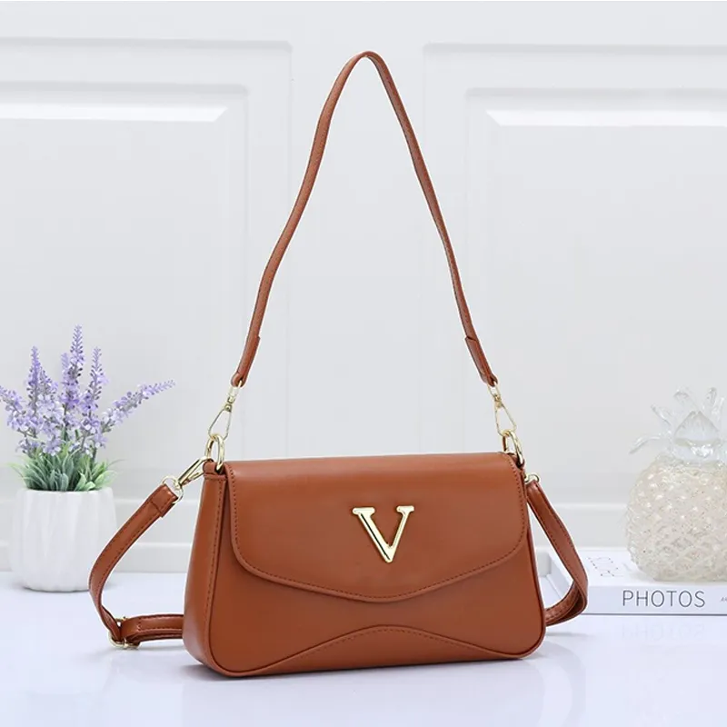 Luxury Women s Crossbody Bags Designer Leather Purses 2024 Collection