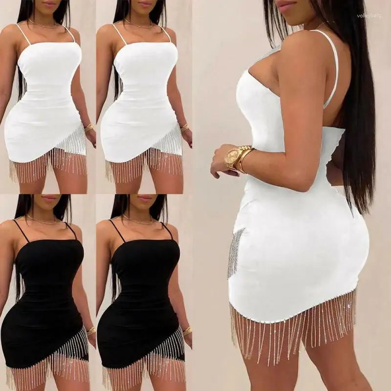 Casual klänningar sexiga kvinnor ärmlös spaghetti rem bodycon afton fest klubb bandage kort mini smal tofsar mager klänning