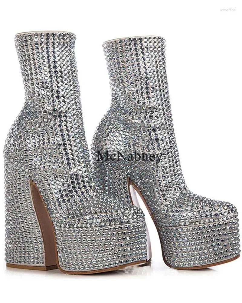 SURET Buty Seksowne styl Platforma Platforma Mid Calf Boots z krążeniem rhinestone Square Square Tose Chunky Super High Obcowanie niestandardowe kolory poślizgnięte na designie