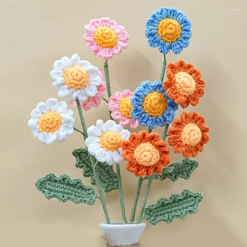 Decorative Flowers 3 Heads Knitted Daisy Flower Crochet Fake Bouquet For Wedding Bride Party Decoration Homemade Festival Year Gifts