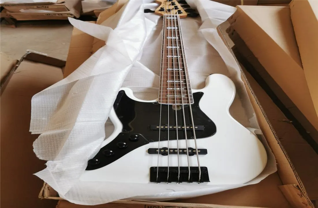 5strings active pickups lefthanded Electric Bass Guitar Black pickguardRosewood fingerboardProvide customized services4431831