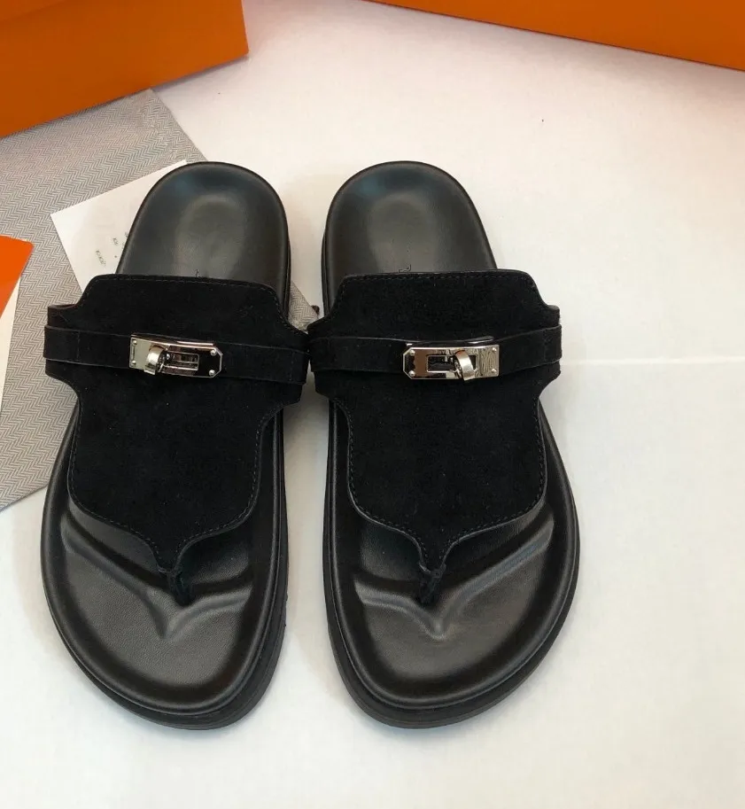 Femme Luxury Sandale Designer Chaussures Homme Brand Slipper Généralités Taille de cuir de 35 à 46 Couleurs de blanc noir marron