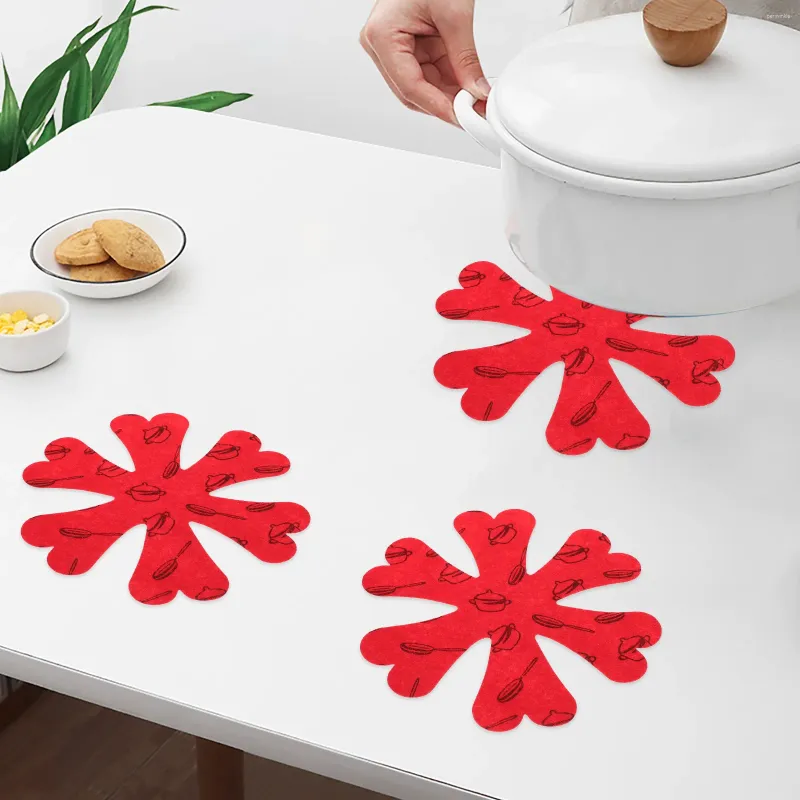 Tapetes de mesa 5 PCS Placemats Felt Pote Pano e Protetores de Pan Pan Traduzir Multifuncional Empilhando Talheres Anti-deslizamento