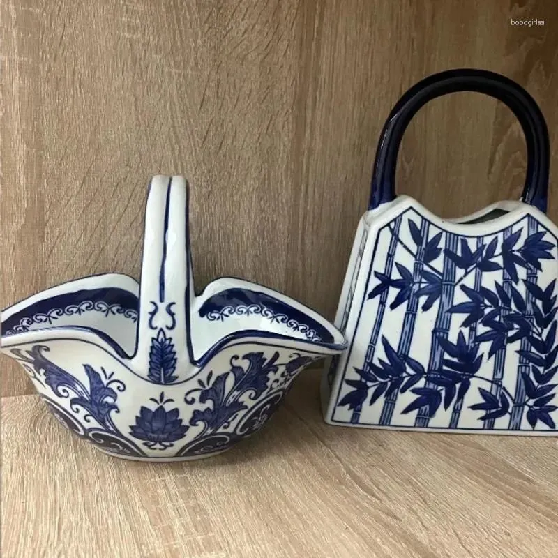 Vases Style chinois Bleu et blanc Porcelaine Céramique Vase Creative Panier Rétro Entrée Décoration de rangement des débris
