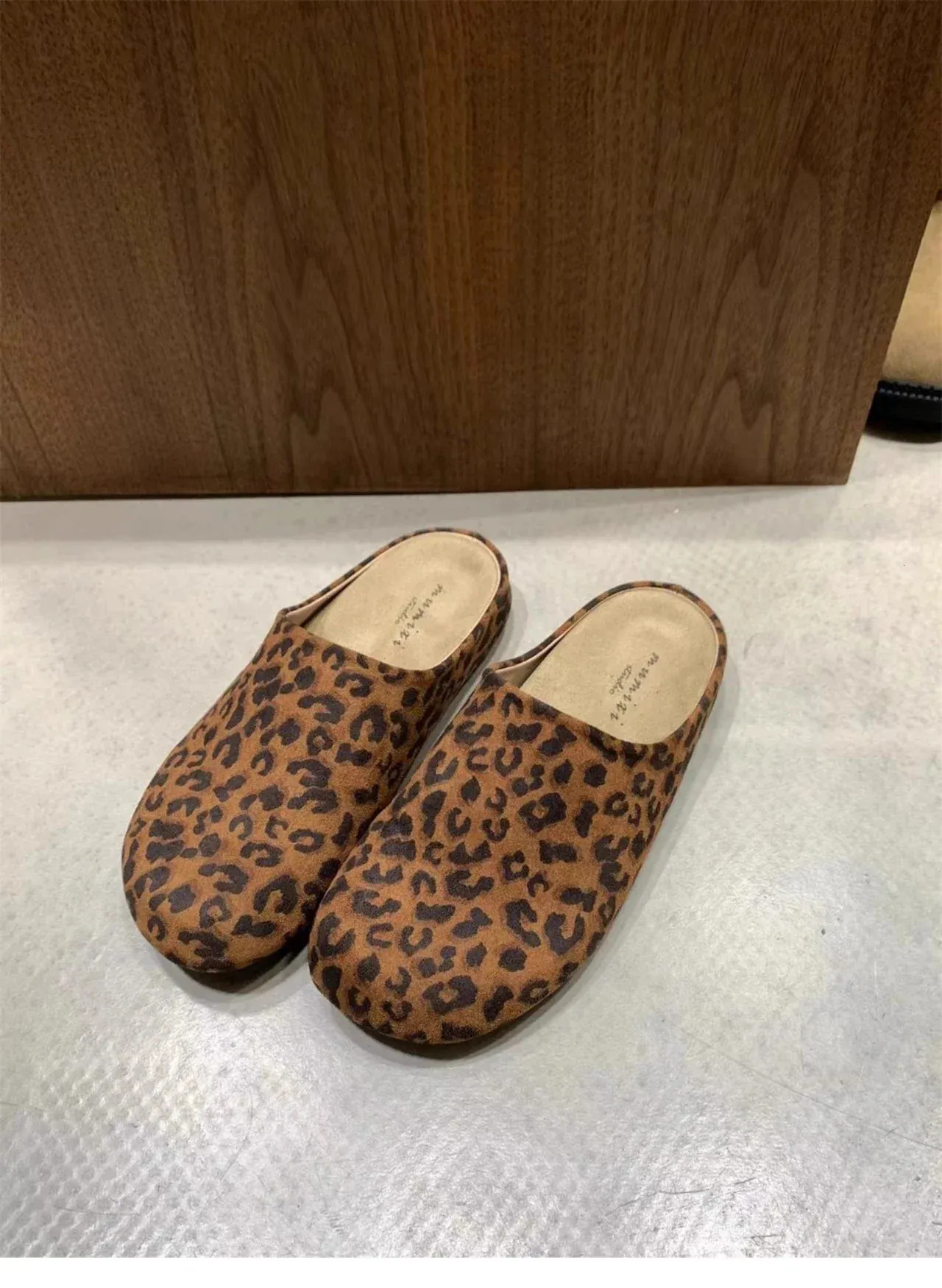 Leopard Women Platform Mule Slippers Casual Suede Slingback Flats_voghion.com
