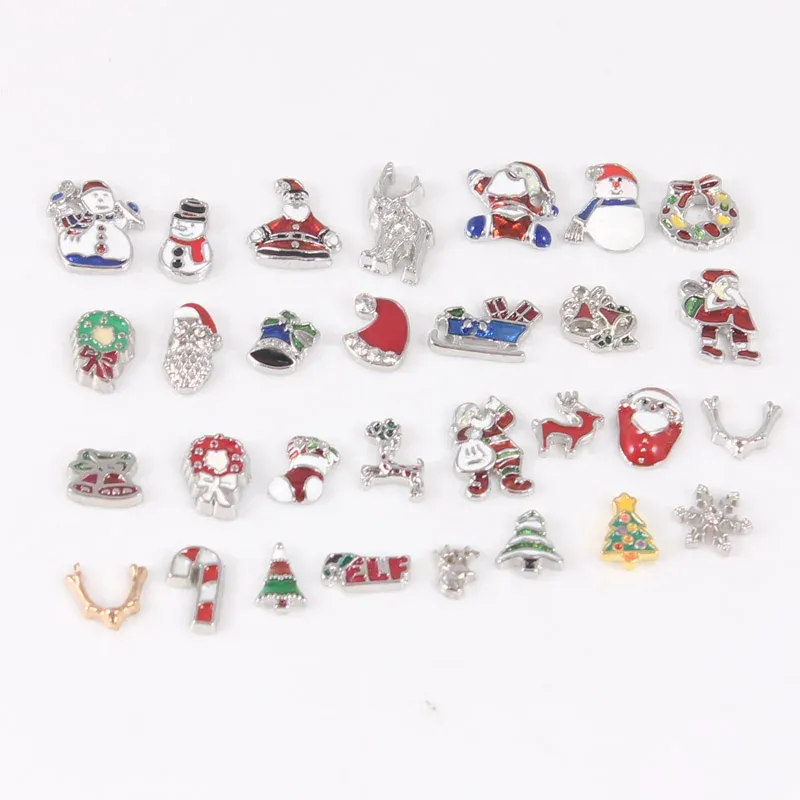 Bras 100pcs Nouveaux charmes cadeaux de Noël Père arbre de Noël arbre de Noël Bell Snowman Snowflake Charmes flottants pour le médaillon en verre flottant