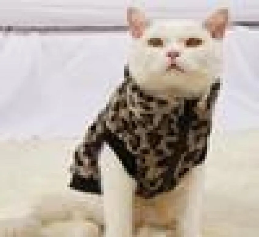 犬のアパレル猫の衣装ペット服冬の温かい犬ベストコート服かわいいヒョウのプリントパターンウール編みコットンプルオーバー5231041
