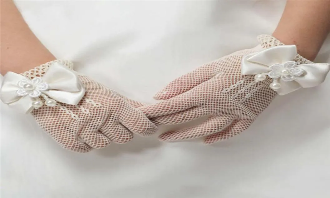 Nouvelles gants de filles crème et dentelle blanche en dentelle perle de pêche à la pêche pour fille fleurie et gants de mariage5821577