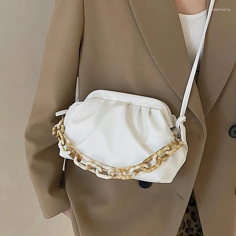 Tasche für Frauen 2024 Fashion Design One Schulterwolkenfalten literarische Kette Messenger -Knödel