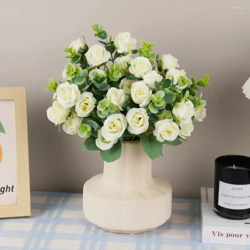Dekorativa blommor Konstgjorda vackra rosor med 11 huvuden Silk Fake Flower For Wedding Home Living Room Table Decor Wreath Accessories