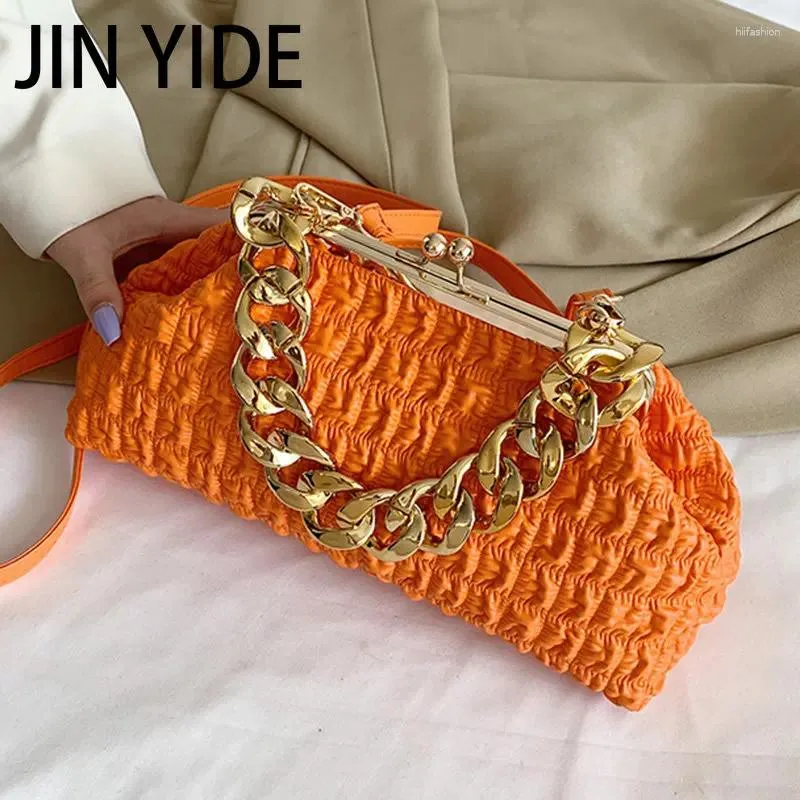 Kvällspåsar 2024 Kvinnor Purple Orange Crossbody Clip Handväskor och handväska prom Clutch kvinnlig tjock kedja Ruched axel