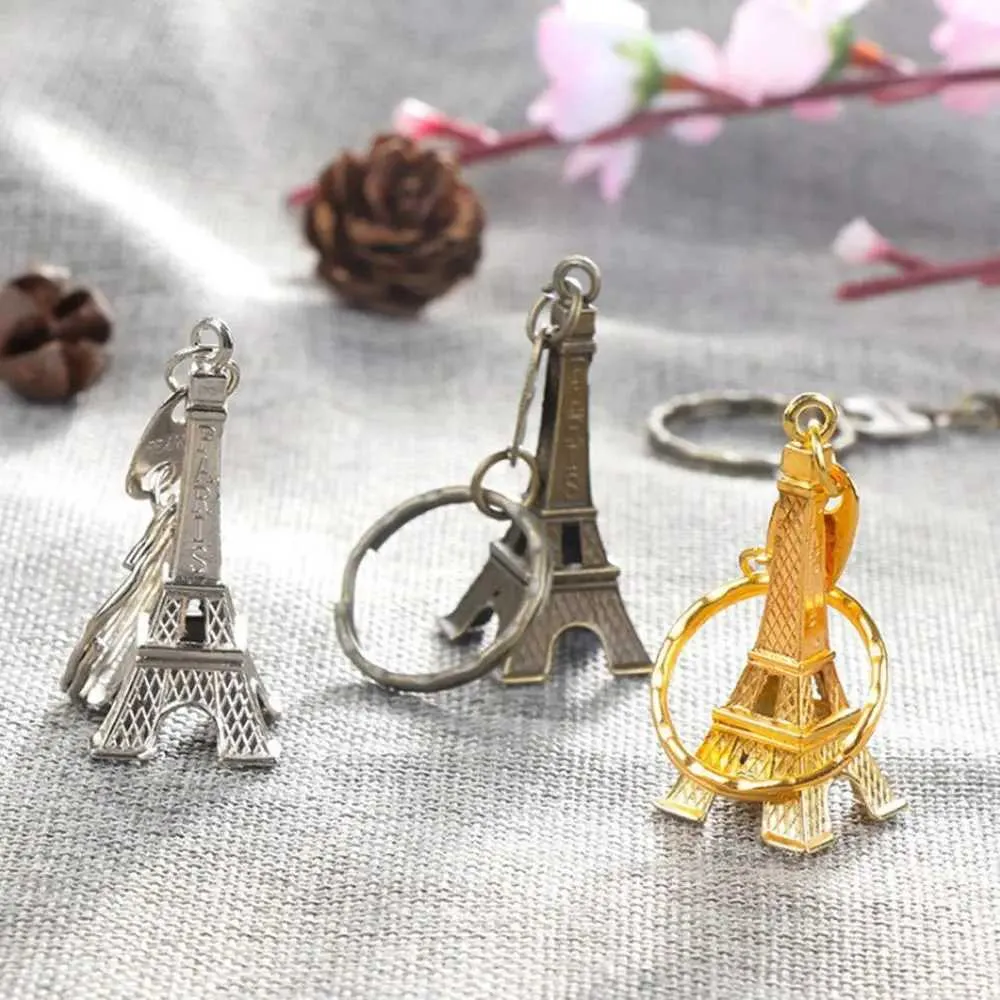 Keychains Lanyards Eiffel Tower Keychain Nouveau voiture métal métal vintage Pendante décoration paris touriste souvenir Q240403