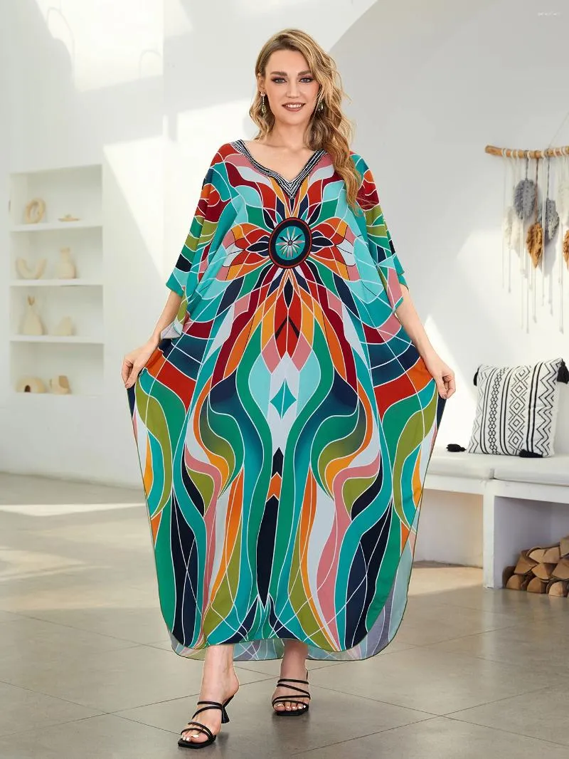 Green Beachwear Bohemian Loose Kaftan 2024 Été Femmes de bain Contrôle de la robe de robe décontractée de vacances Q1638