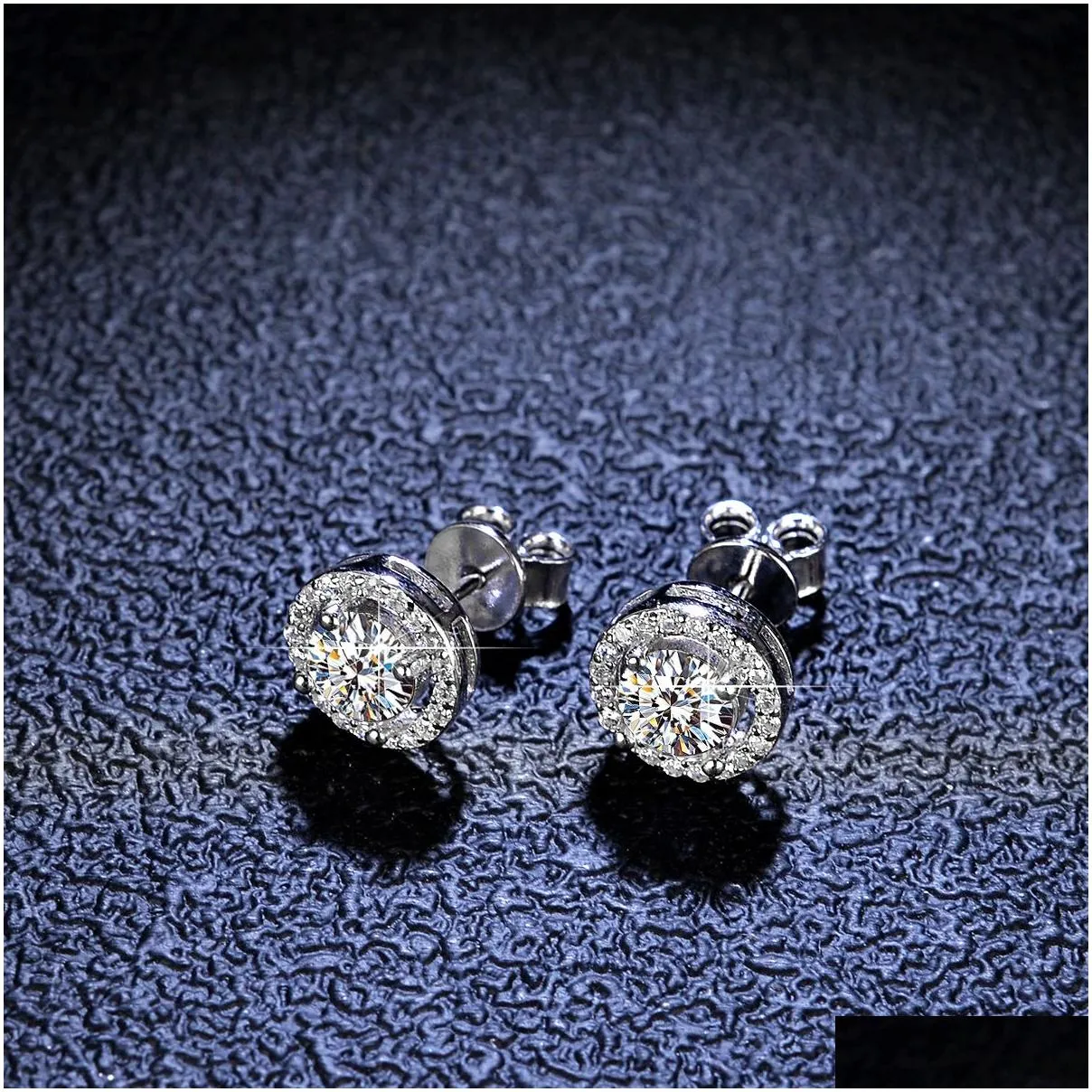 Stud 925 Sterling Sier Earrings Classic Halo Round Brilliant Cut 0.5Ct 1Ct Moissanite Diamond For Drop Delivery Jewelry Dhzmp