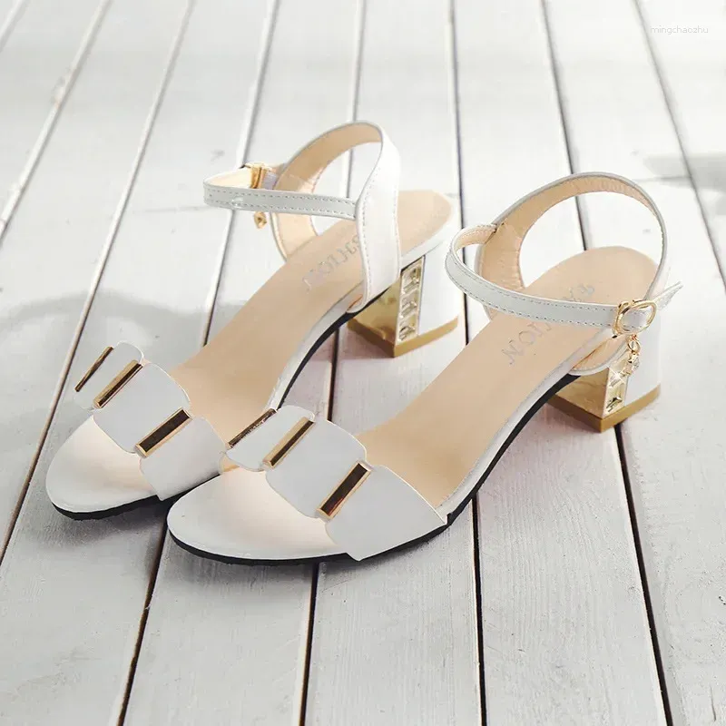 Sandals 2024 Open Toe Women Heels Heels Shoes Nasual Women Black White Female Decoration Metal Metal Sandal 34-43