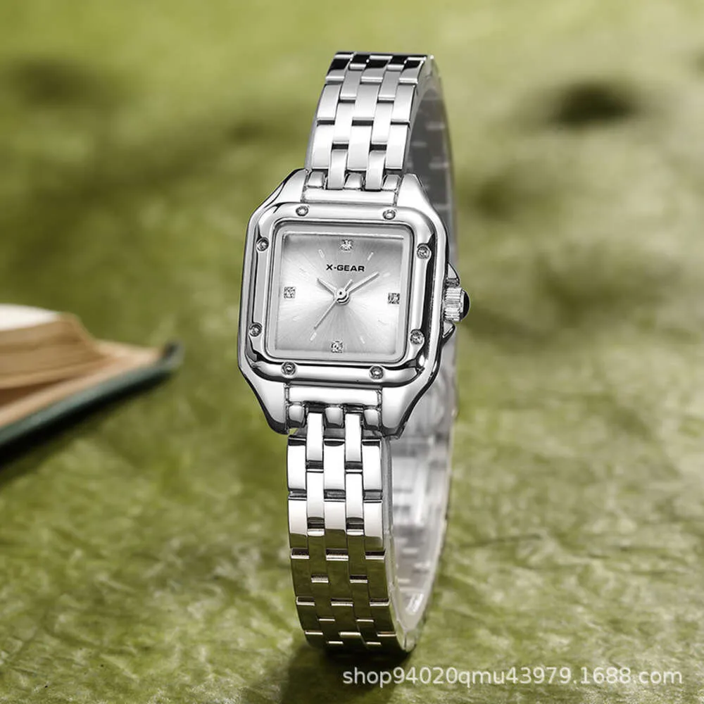 Lichte luxe en niche in stijl dames minimalistisch en modieus vierkante horloge met veelzijdig temperament, stalen band en kwartshorloge
