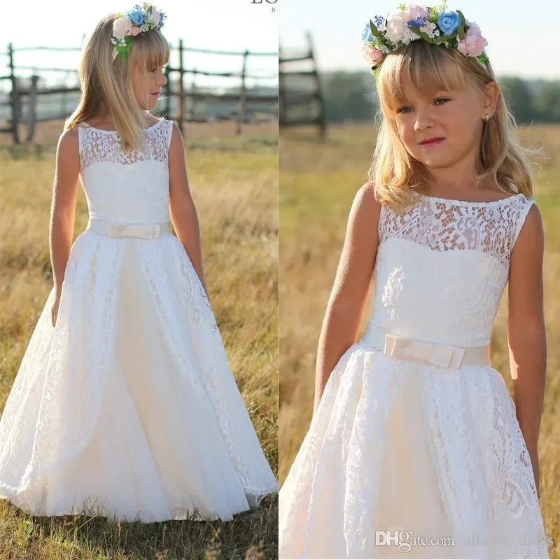 Dresses Boho Style White Flower Girls Dresses New Style with Lace Sashes Hollow Back A Line Sheer Scoop Neckline Ivory Communion Dresses