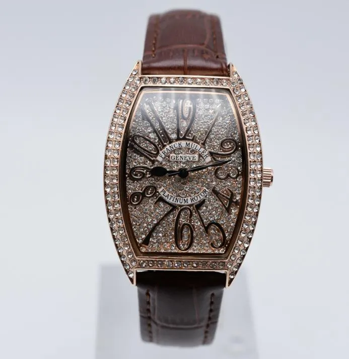 Auf Lederband Quarz digitaler Strassstein Gold Hülle Frauen Designer Watch Kleid Frauen Uhren Damen Armbandwatch G4132574