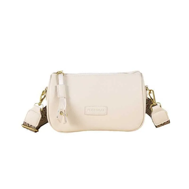 Versatile Textured Crossbody Bag: Durable Canvas, Adjustable