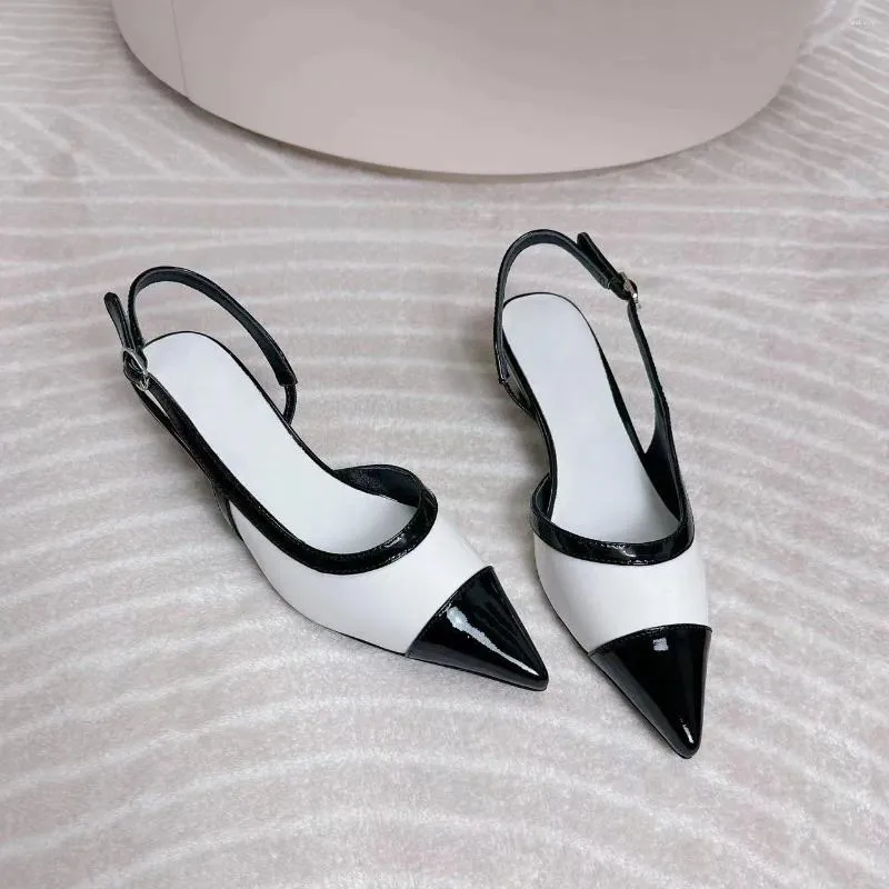 Sandali puntati con tacchi a medio di punta di punta scarpe concise a colori per donne con fibbia cintura vera pelle 2024 primavera estate