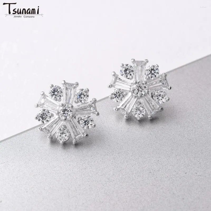 Boucles d'oreilles étalon bijoux bijoux original design créatif femmes inlaid accessoires de mariage en zircone cubique harajuku drôle floke neige