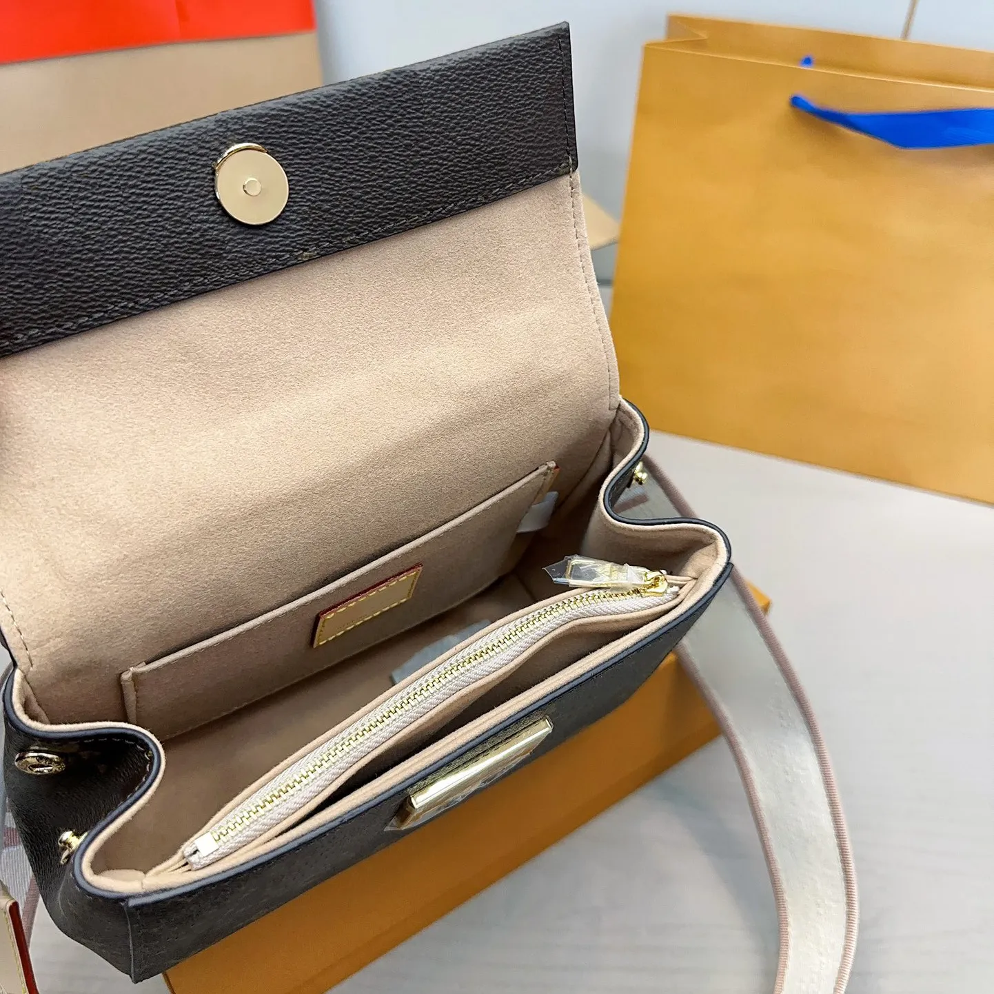 KVALITET STORA DUBBEL LAMB Luxury Designer Bag Handväska Tygväska Designer Women Bag Fashion Purses Designer Woman Dhgate Wallet Shopping Bag Borsa Mens Black Handbag