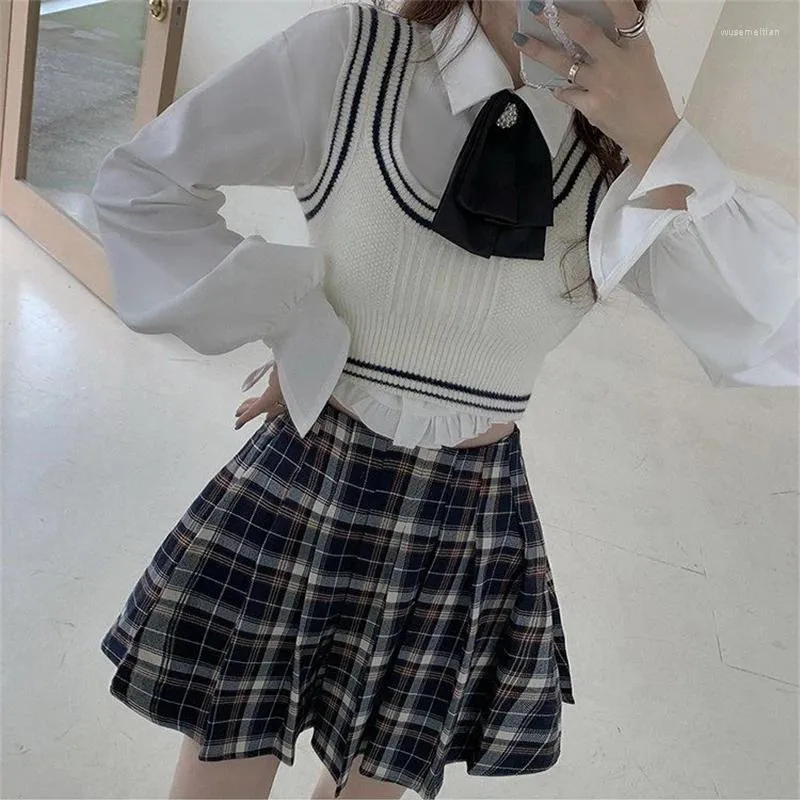Zestawy odzieży jesień w stylu preppy mundur 4-częściowy dziewczęta koreańska kamizelka na dzianina biała koszula wstążka łuk wysoka tła spódnica jk garnitur