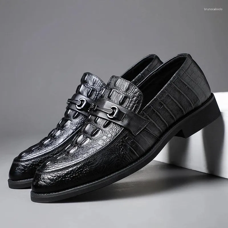 Buty swobodne 2024 Fashion Business Skórzana sukienka Groom Niski pomoc Zestaw stopy Aligator Print Man Lofer