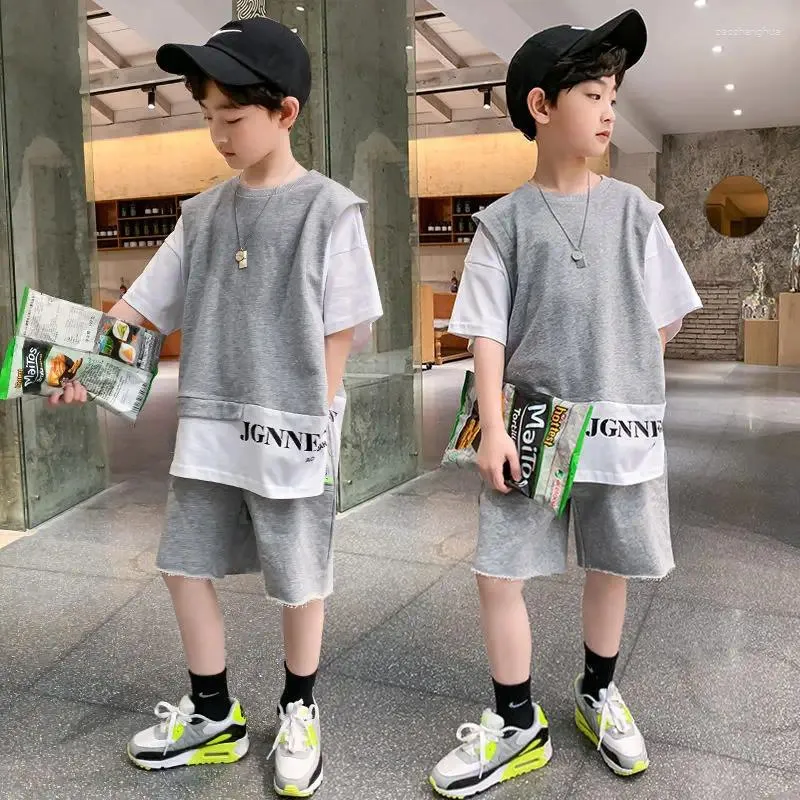 Ensembles de vêtements Boys Summer Summer 2024 garçon pour enfants à manches courtes t-shirts Short Vêtements Kids pour 4 6 8 10 12 ans