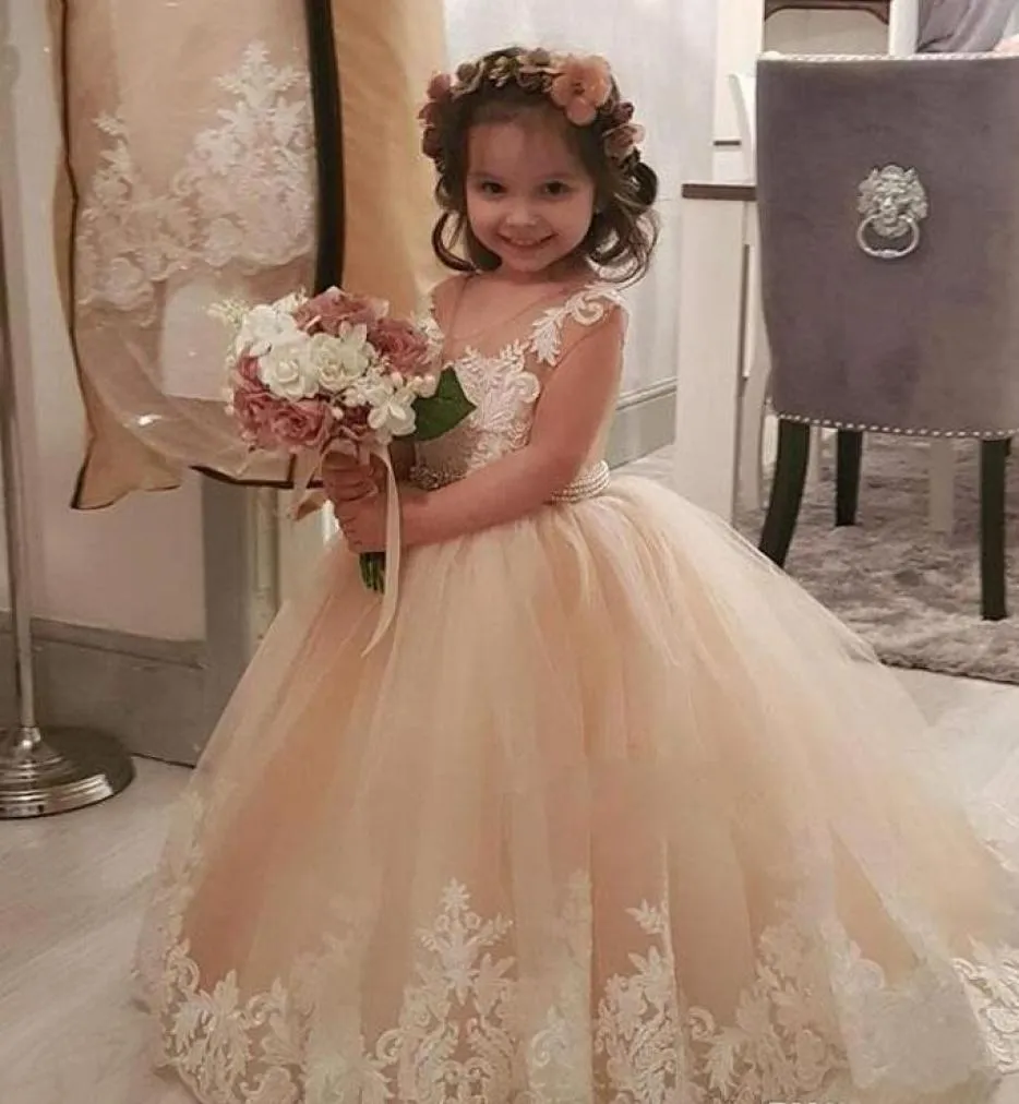 Champagne Tulle Princess Flower Girl -jurken 2021 Nieuwe design kralen Sash Applique vloer Lengte Lace Kid039S Jurken Child Pageant 5542149