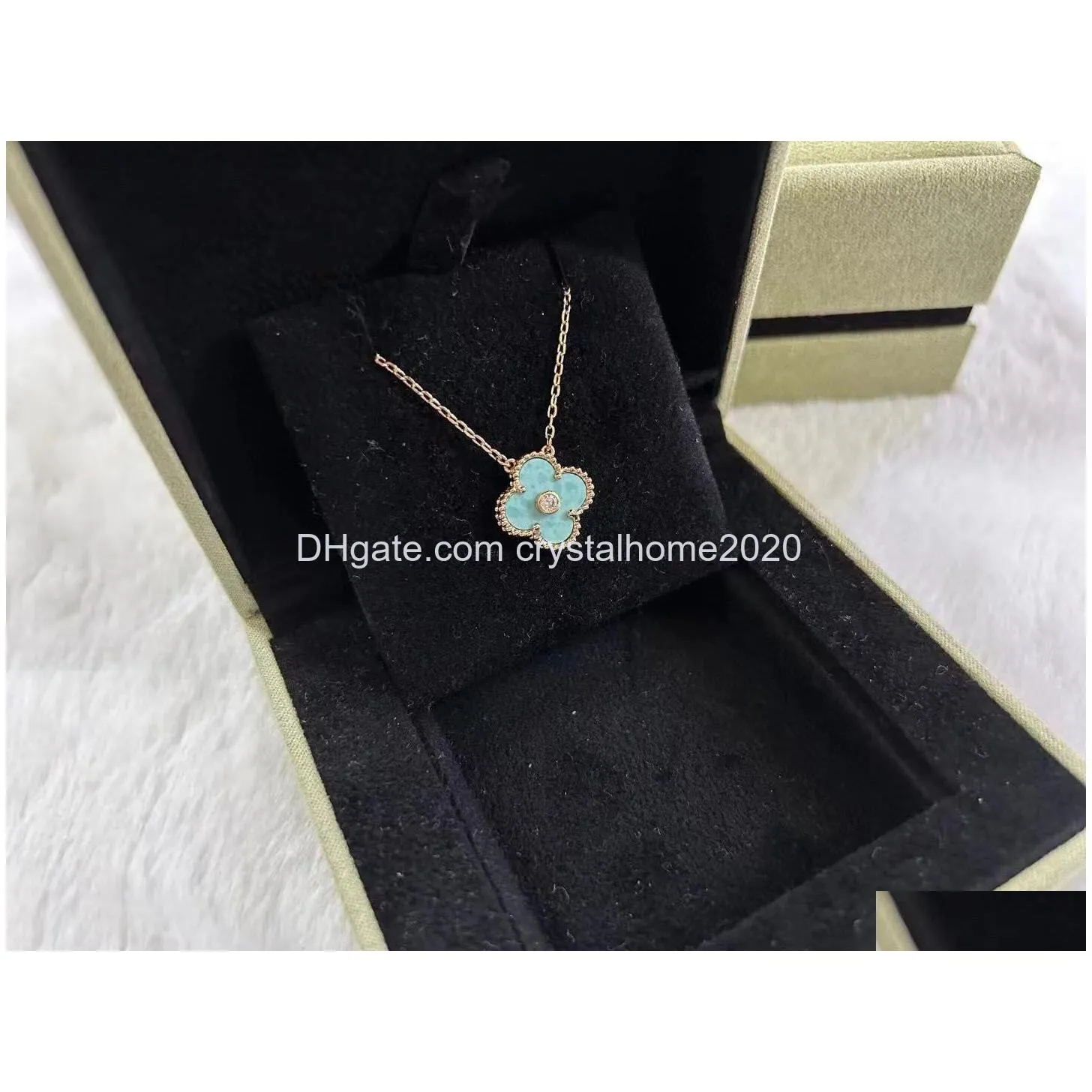 Pendant Necklaces Luxury Van Esigner 2022 Christmas Limited Edition 18K Gold Cross Chain Blue Clover 15Mm 4 Leaf Flower Choker Neckl Otgki