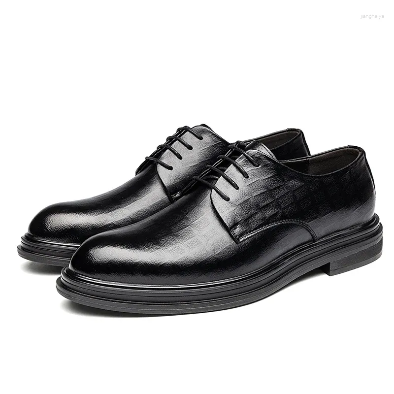 Lässige Schuhe Fashion Leder Gentleman Stress Männer Geschäft fahren handgefertigte schwarze Ladungsstätte Chaussure Party Flats Kleid Kleid