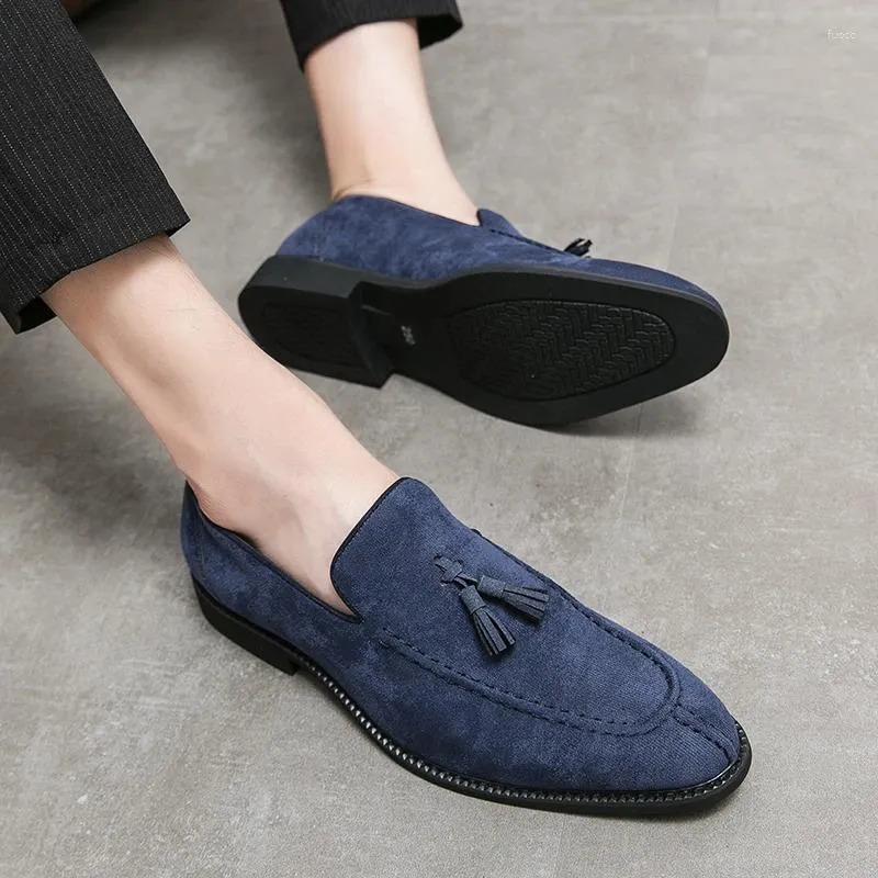 Casual Shoes Blue Loafers Mens Högkvalitativa mjuka körlägenheter Man Tassel Walking Suede Slip On Prom Dress Social