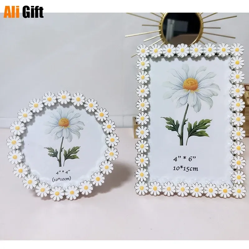 Frame Small Daisy 4 6 7 Inch Metal Photo Frame Round Rectangle Light Luxury Horizontal and Vertical Swing Frames