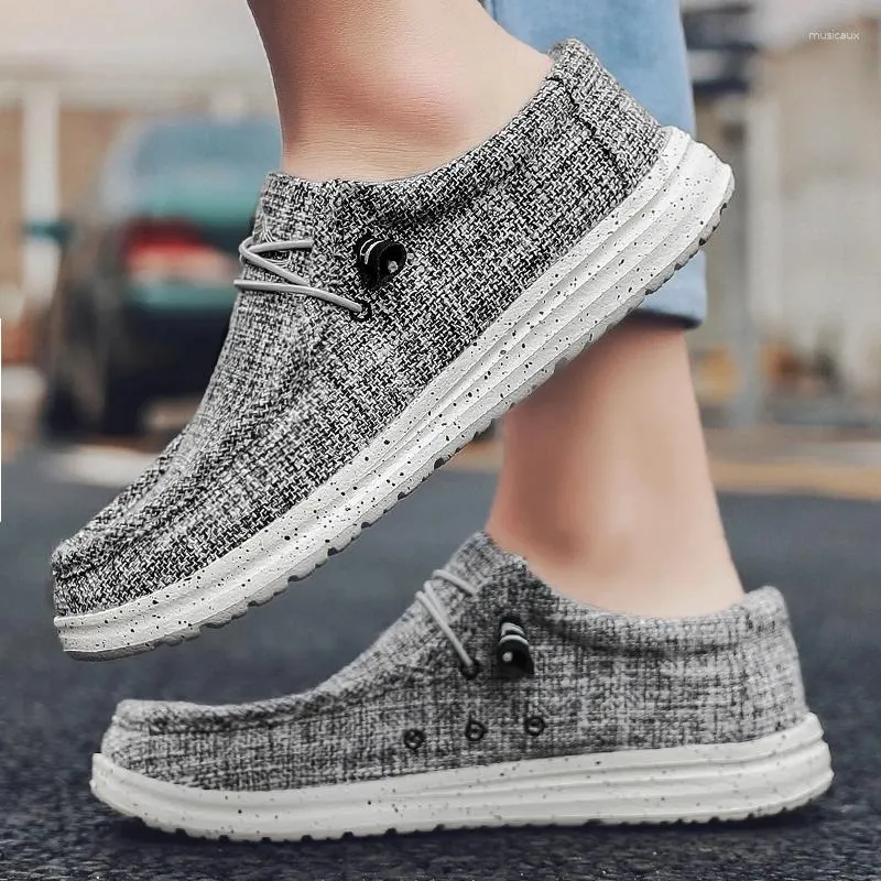 Casual Shoes Spring 2024 Breattable Ultra Light Men's Canvas Men som går utomhus vulkanisera Zapatos de Hombre Sneakers