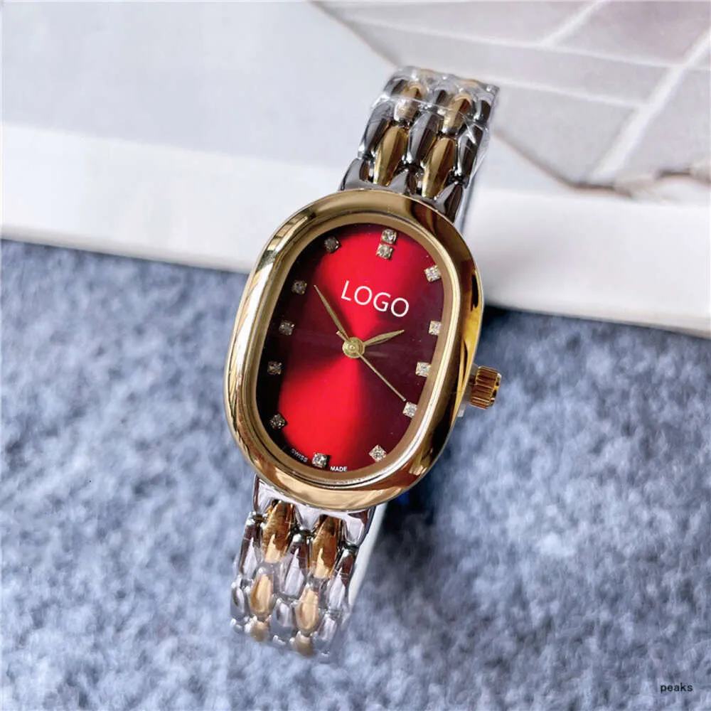 Langpai Ovale Fashion en acier inoxydable STRAPE FEMMES BUSINESS Gentleman Quartz Time Three Needle Watch