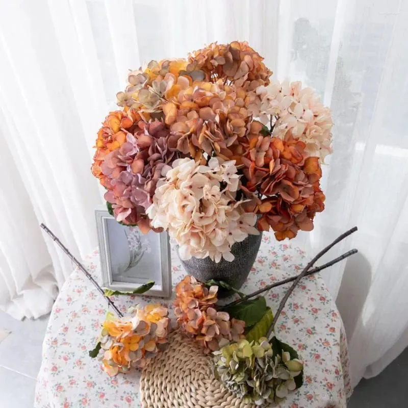 Flores decorativas hortensias artificiales realistas simuladas para la decoración del hogar Bodas Planta de flores resistente al desvanecimiento Hermoso