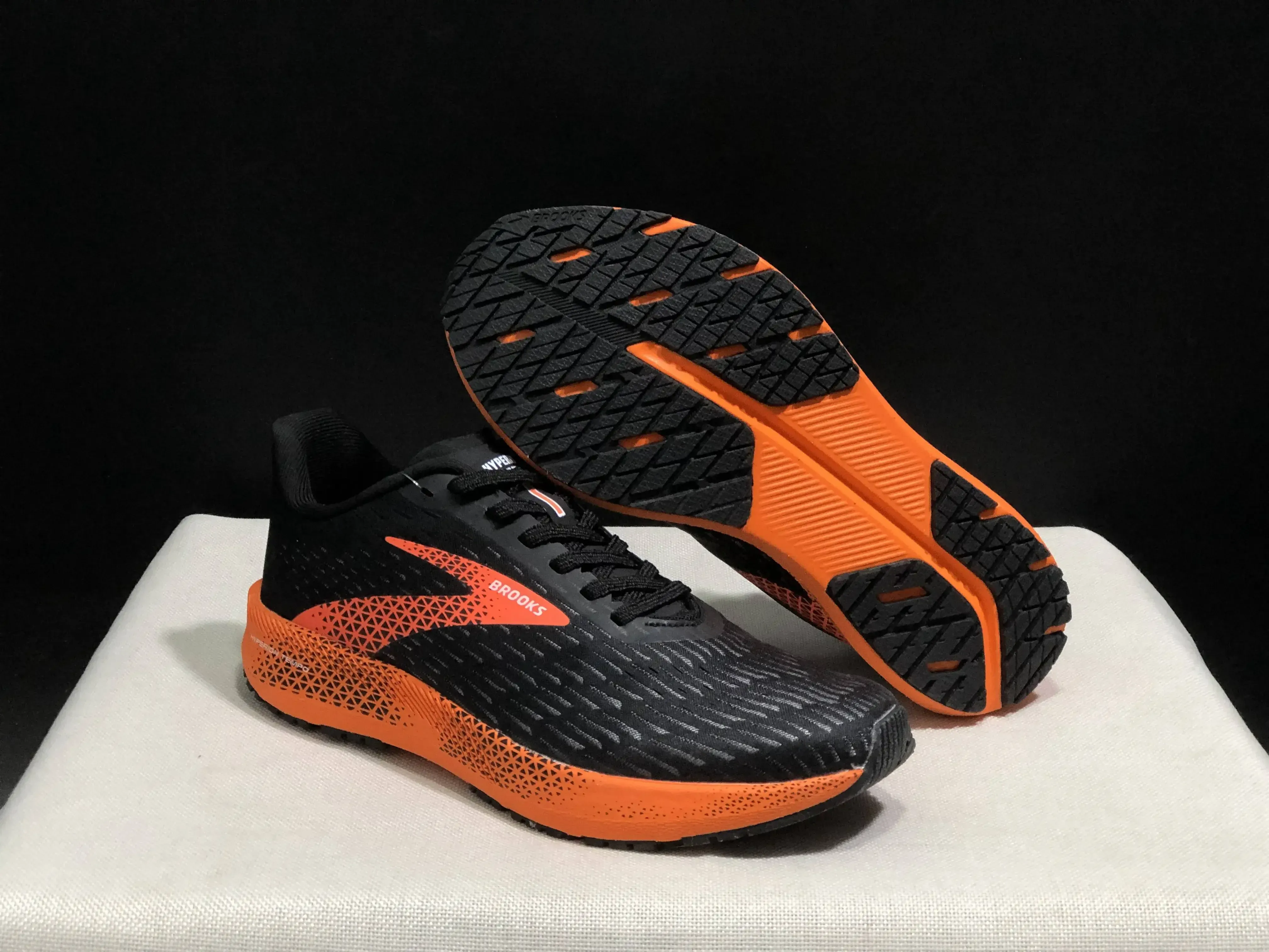 Zapatos Brooks Hyperion Tempo Running Shoes Running Men and Women Ultralight Elastic Marathon Training Zapato Al aire libre Sports Casual Sports
