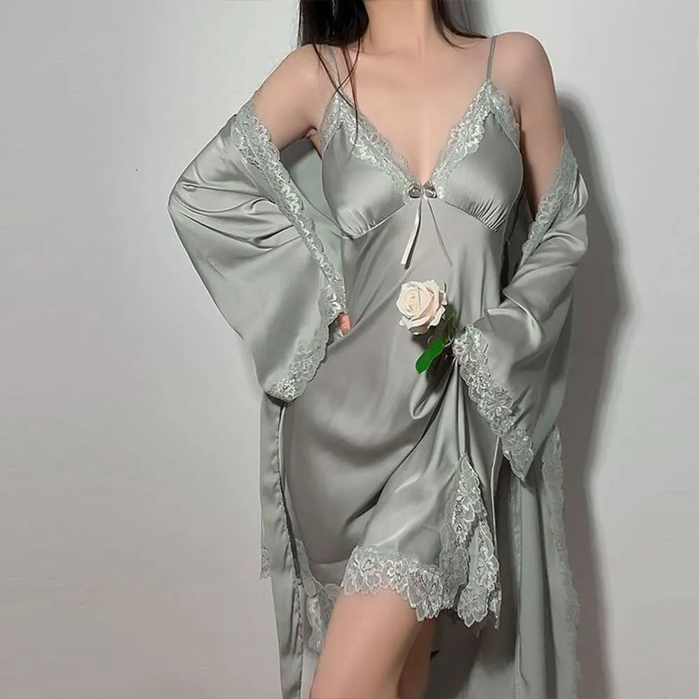 Hoogwaardige pyjama's voor vrouwen in de zomer, sexy ijs zijde, 2022 nieuwe stijl met borstkussen, kanten suspender, jurk en pyjamaset