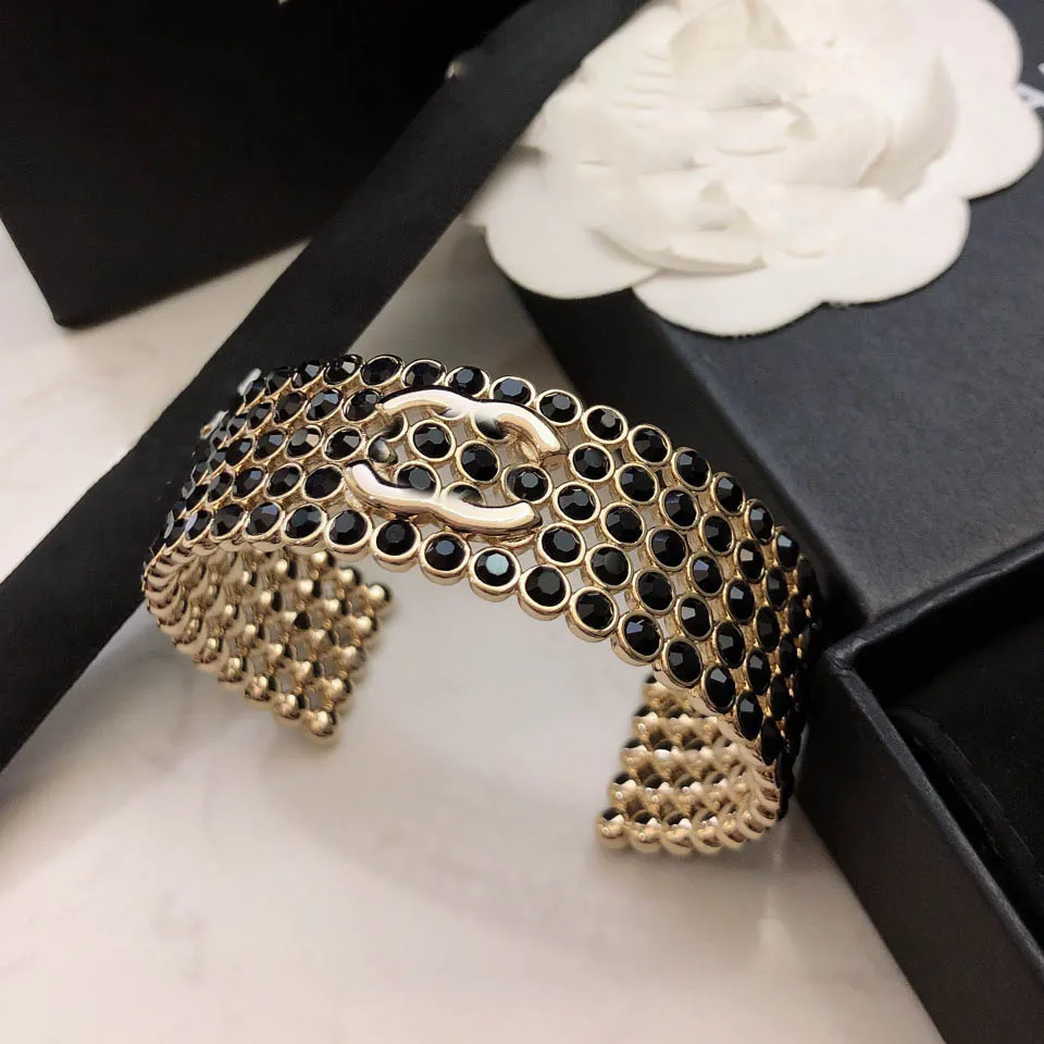 Designer Woman Men Chanells Bangle Luxury Fashion Brand LETTER C BRACELETS FEMMES BRACELET OUVERT BIELLIE GOLD CHEPT CCCLES 84767