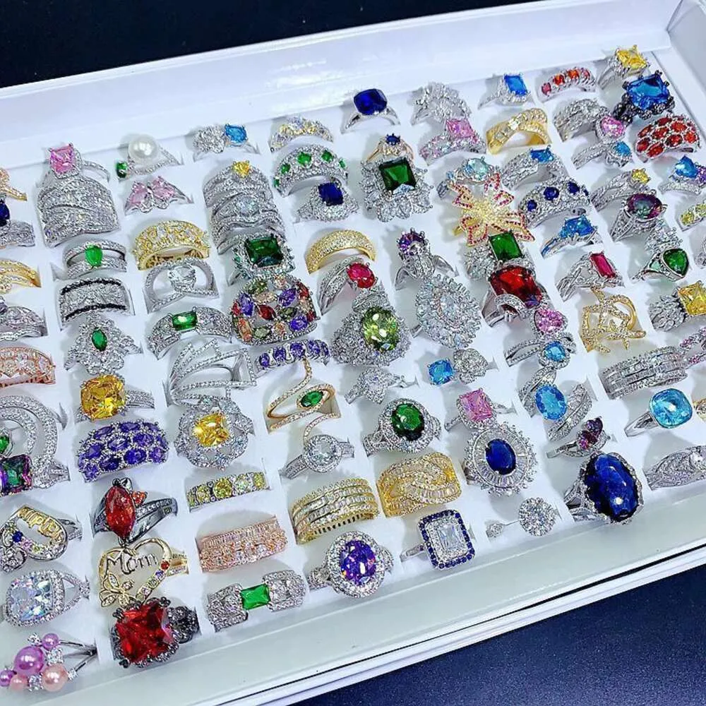 Light Luxury Crystal S Silver Heavy Industry Micro Set Colorful Zircon pekfingerring Kvinnors mångsidiga handstycke